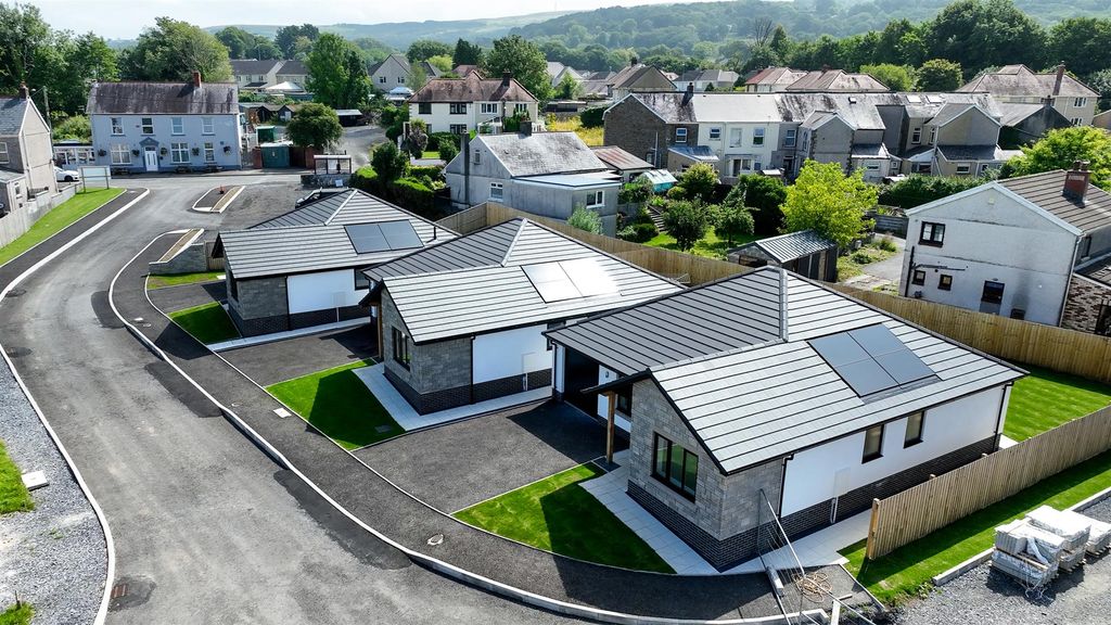 Additional image 3 of 3 bed detached bungalow for saleGolwg Y Garreg Las, Ammanford SA18