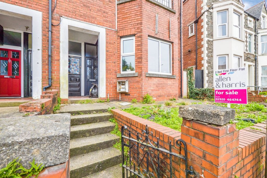 2 bed flat for saleNewport Road, Roath, Cardiff CF24