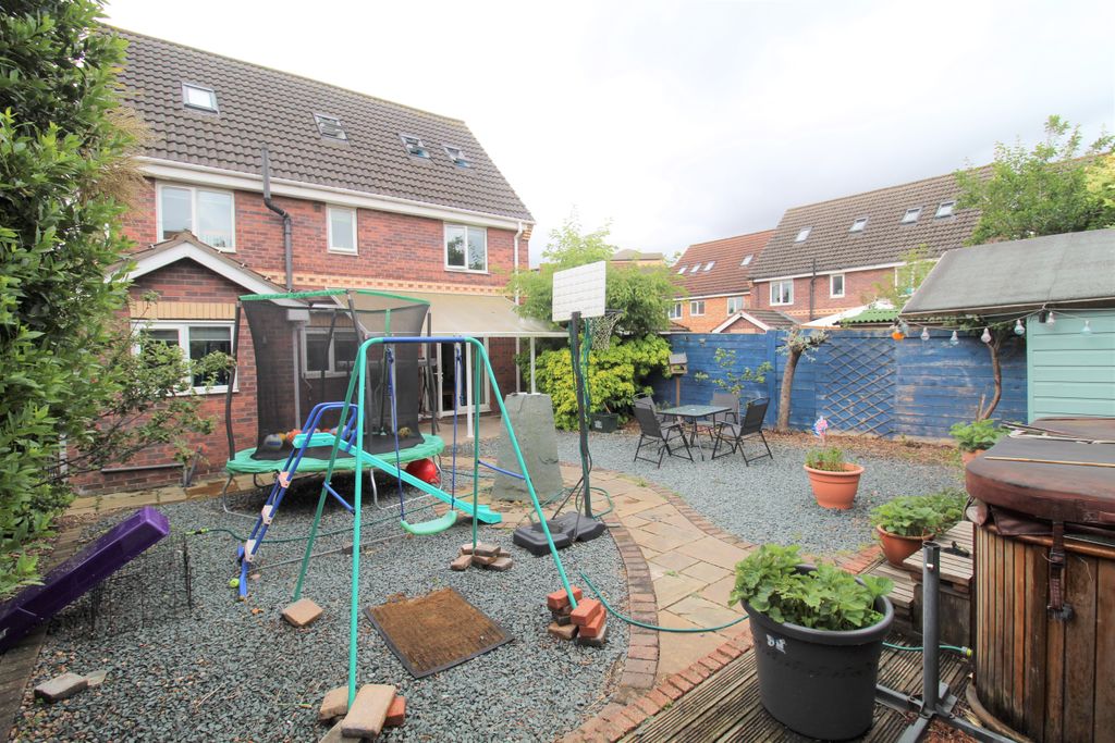 Additional image 12 of 6 bed detached house for saleKentmere Drive, Lakeside, Doncaster DN4