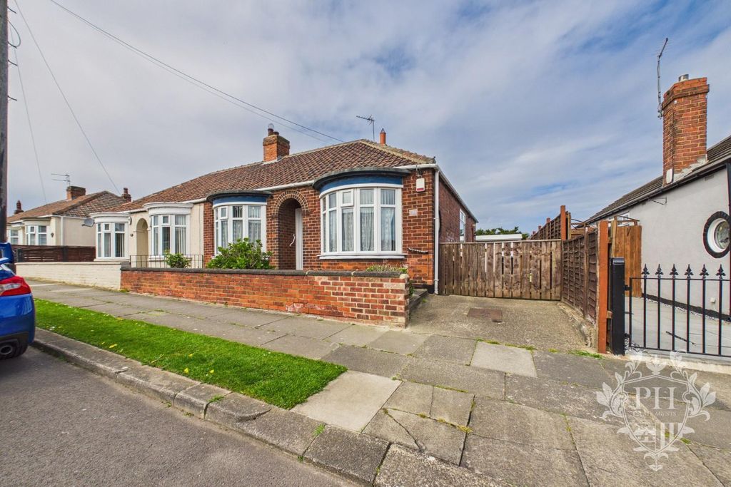 2 bed semi-detached bungalow for saleHighfield Road, Middlesbrough TS4