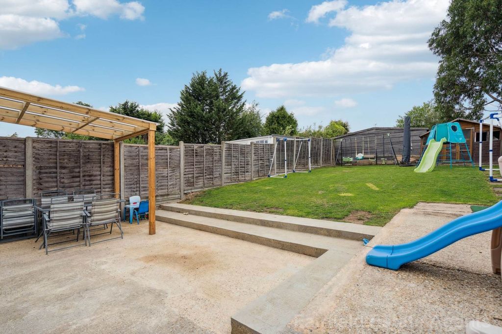 Additional image 12 of 3 bed semi-detached bungalow for salePenrose Avenue, Carpenders Park, Watford WD19