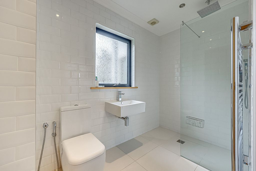 Additional image 32 of 5 bed detached house for saleBowers Road, Benfleet SS7
