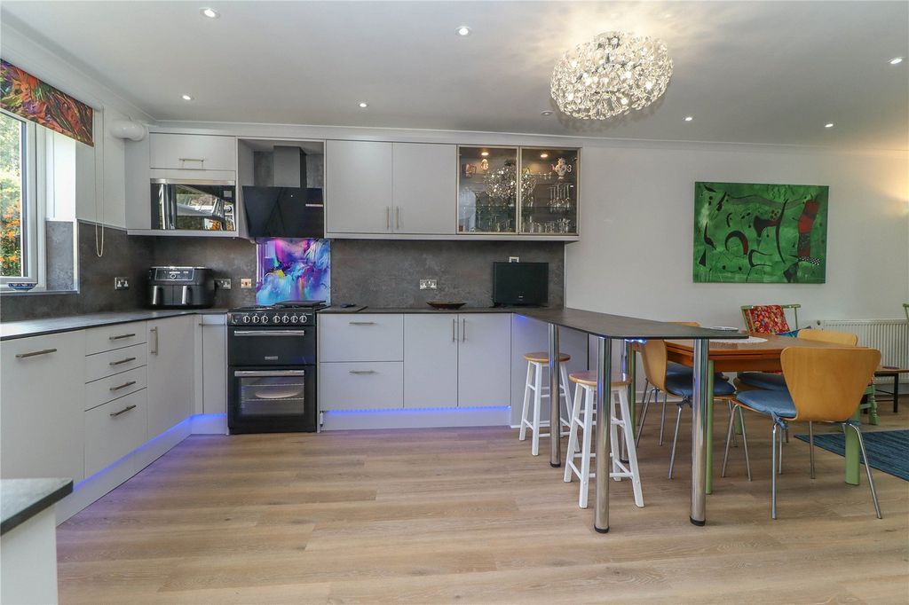 Additional image 9 of 5 bed link detached house for saleYew Tree Close, Goodworth Clatford, Andover, Hampshire SP11
