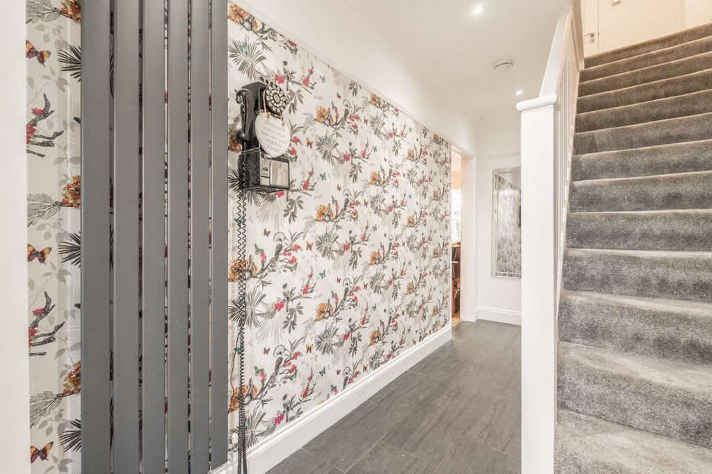 Additional image 16 of 5 bed detached house for saleGravel Hill Close, Bexleyheath, Kent DA6