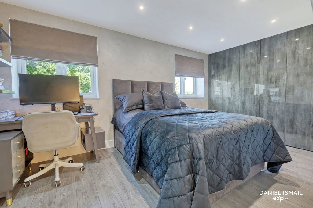 Additional image 24 of 5 bed detached house for saleGreat Berry Lane, Langdon Hills, Basildon SS16