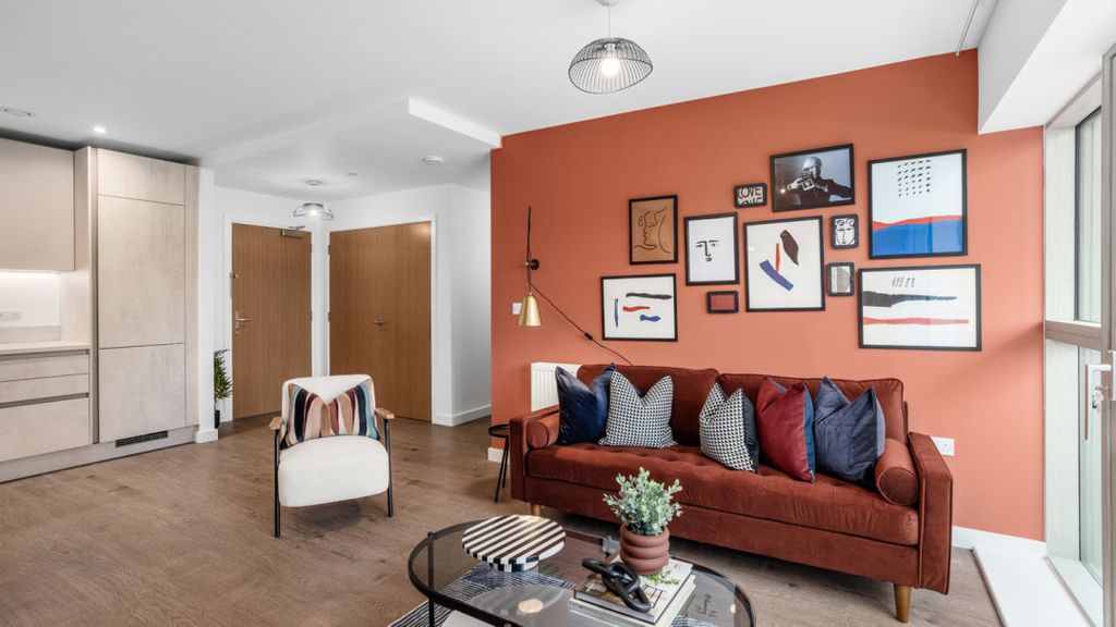 Additional image 5 of 2 bed flat for saleFlagstaff Road, Reading RG2