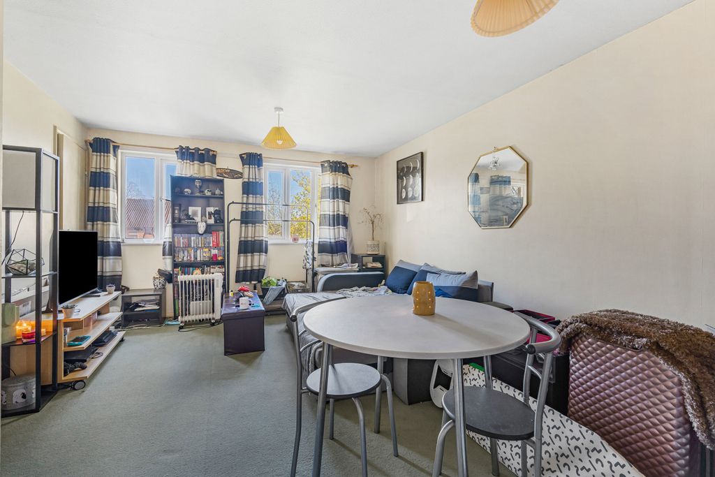 Additional image 2 of 1 bed maisonette for saleVenton Close, Woking, Surrey GU21