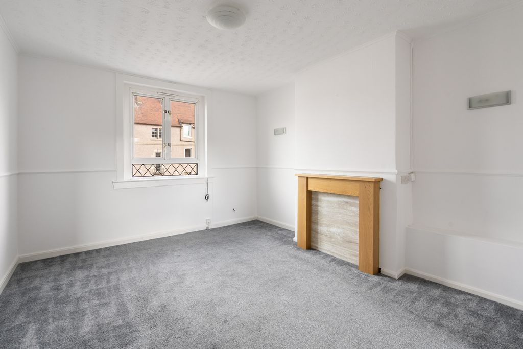 Additional image 2 of 2 bed flat for sale41 Parkhead Avenue, Edinburgh EH11