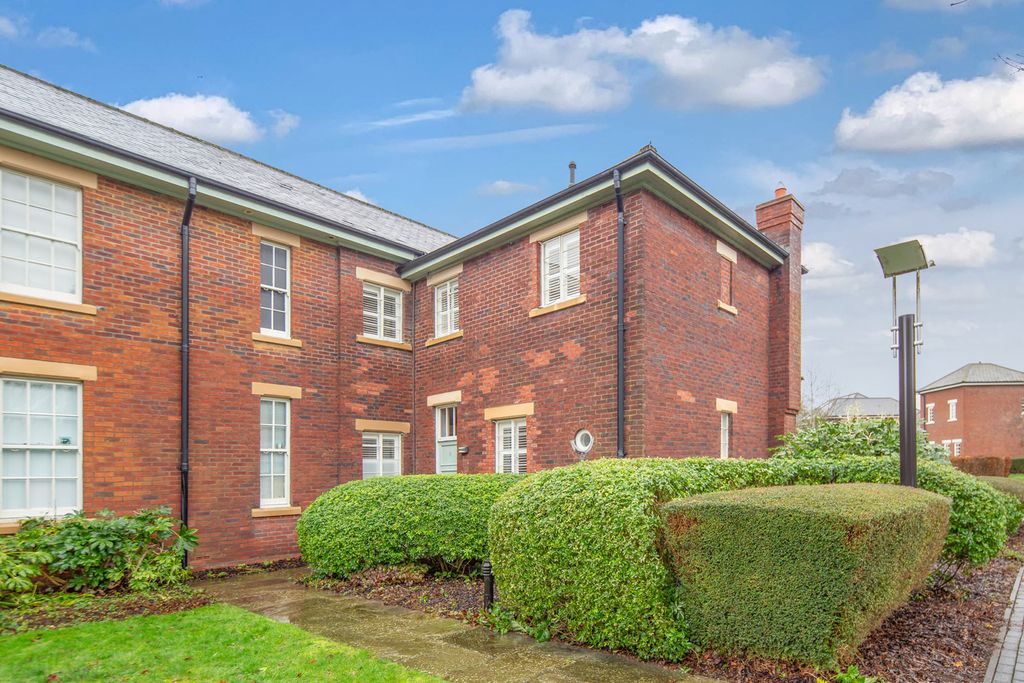 2 bed flat for saleBuilding 35, Bicester OX27