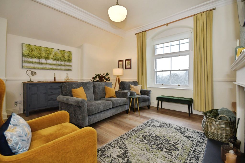 2 bed flat for saleCastle Drive, Bakewell DE45 photo 3