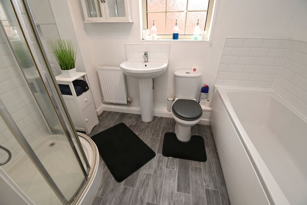 Additional image 7 of 2 bed flat for saleAshram Court, Barnsley S70