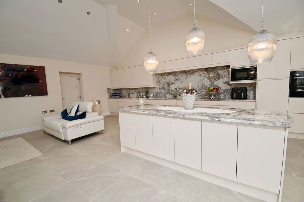 Additional image 11 of 3 bed bungalow for saleCliff Lane, Brierley, Barnsley S72