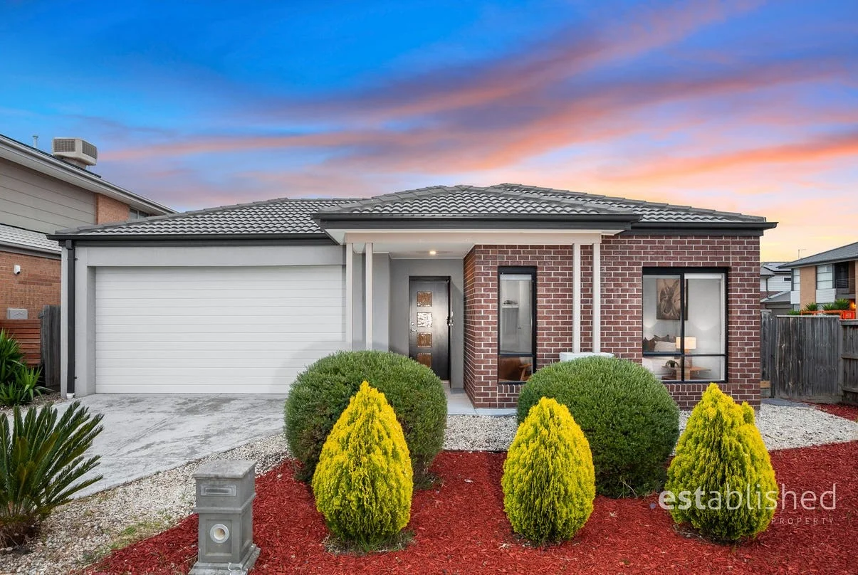 24 Neighbourhood Grove, Point Cook VIC 3030