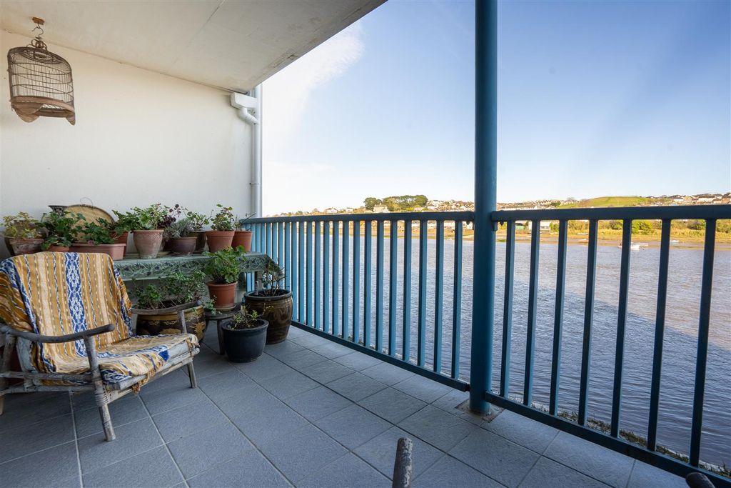 Additional image 8 of 2 bed flat for saleNew Road, Bideford EX39