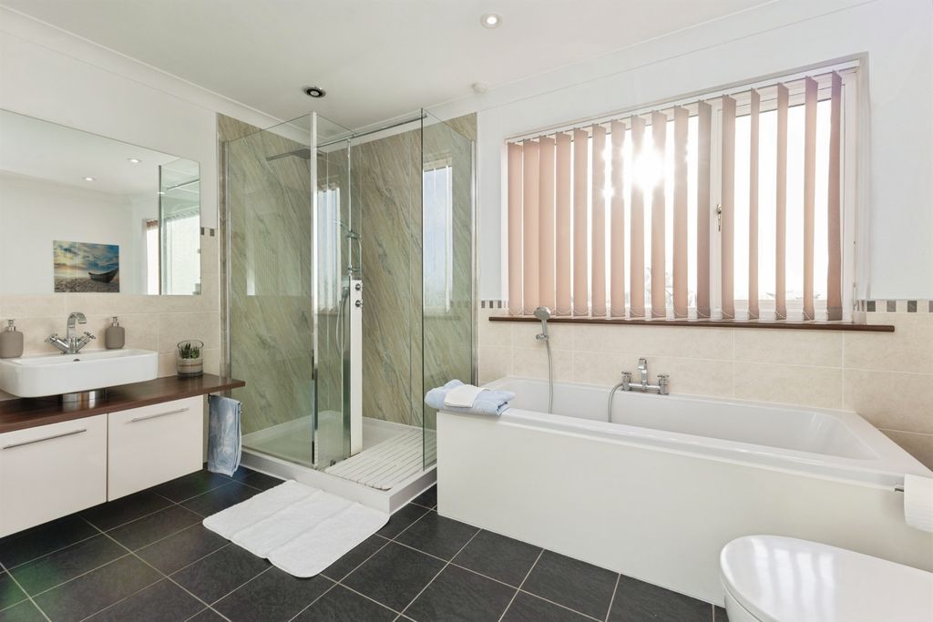 Additional image 4 of 4 bed detached house for saleRye Lane, Attleborough NR17