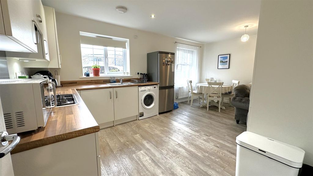 Additional image 4 of 1 bed flat for saleNine Elms Road, Strichley, Birmingham B30