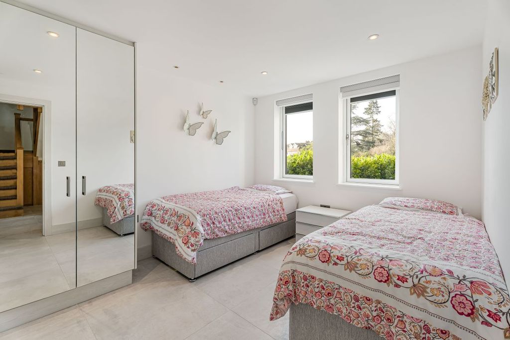Additional image 14 of 5 bed detached house for sale137 Kimbolton Road, Bedford, Bedfordshire MK41
