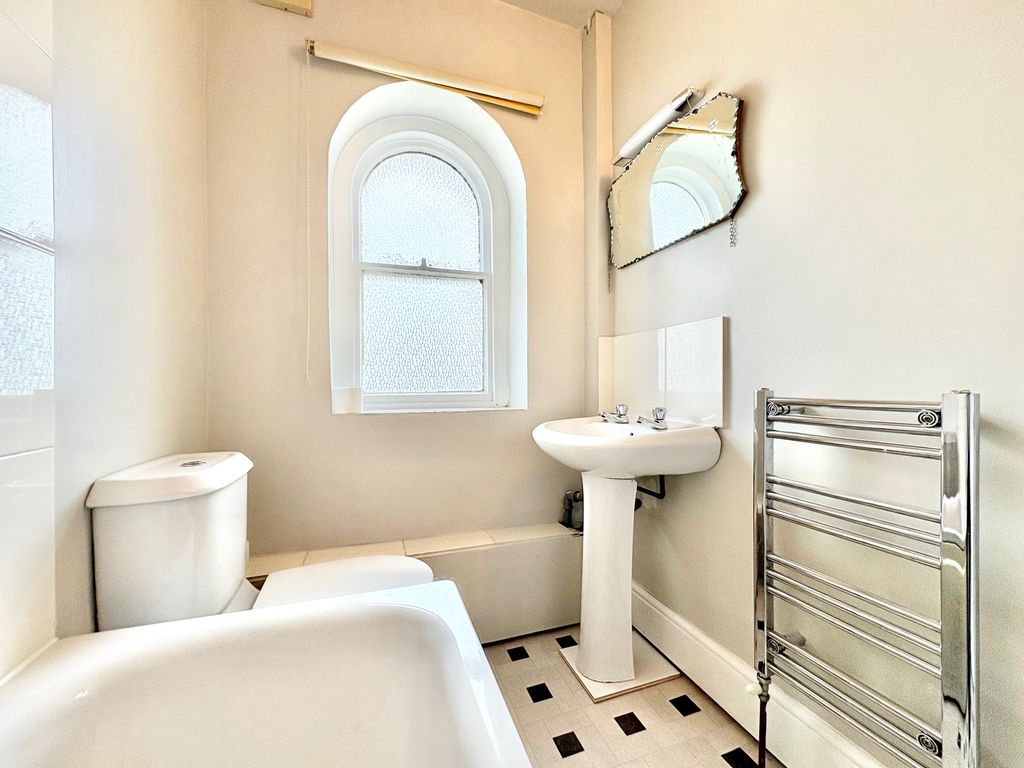 Additional image 4 of 2 bed flat for saleRutland Street, Matlock DE4