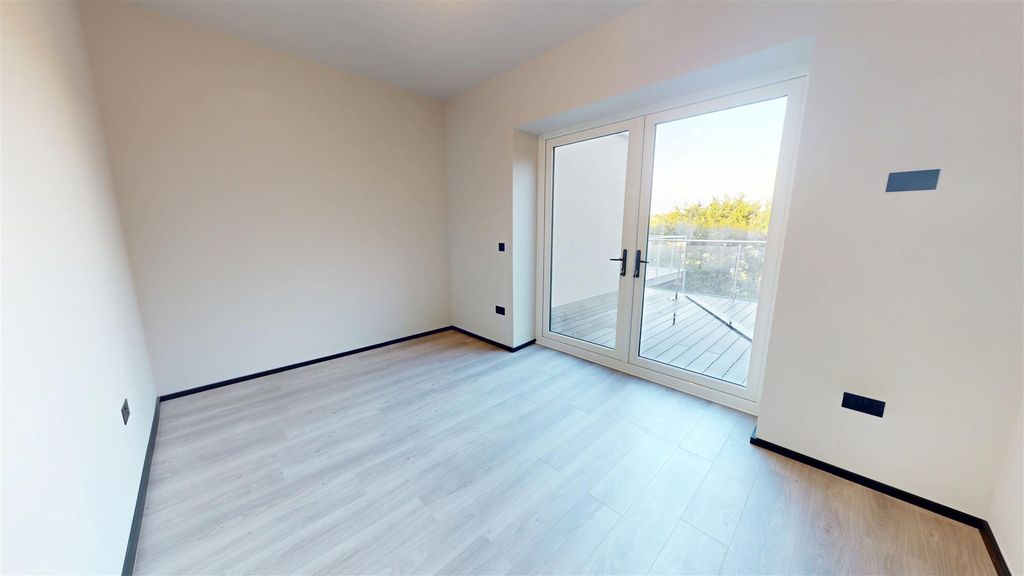 2 bed flat for saleApartment Four, Elysium, The Old Harbour CF62 photo 5