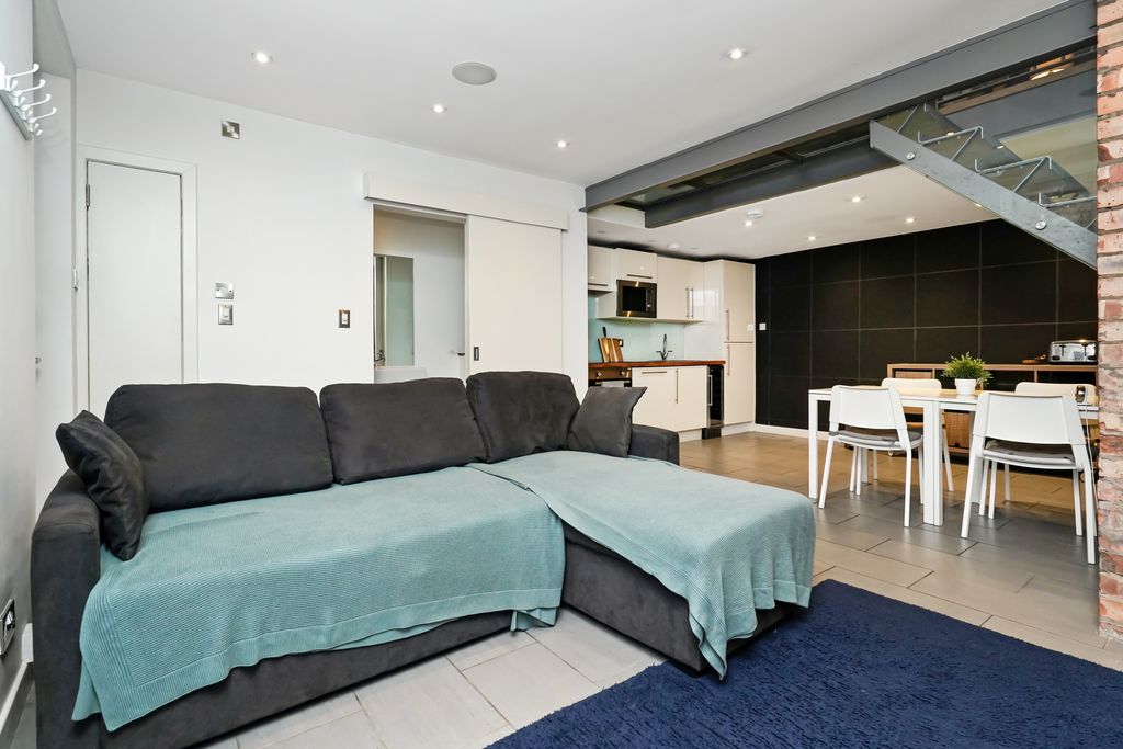 Additional image 4 of 1 bed flat for sale21 King's Stables Lane, Grassmarket, Edinburgh EH1