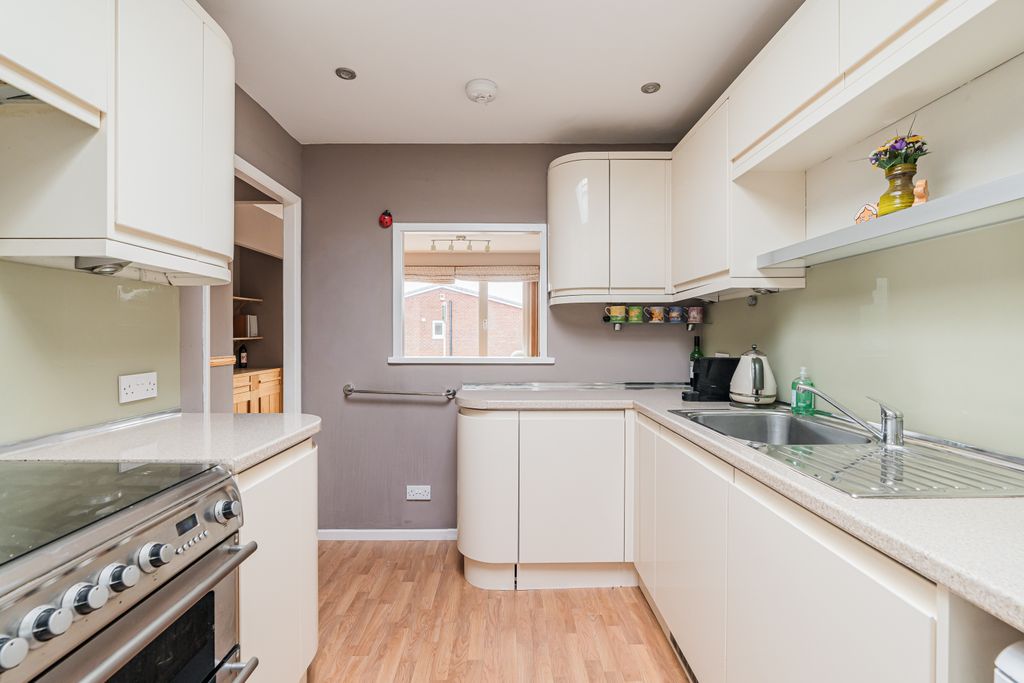 Additional image 12 of 4 bed bungalow for sale18 Cockburn Crescent, Edinburgh EH14
