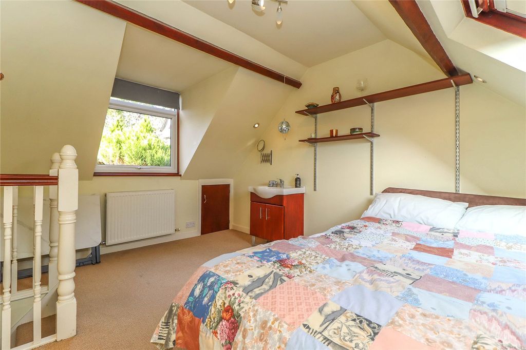 Additional image 16 of 5 bed link detached house for saleYew Tree Close, Goodworth Clatford, Andover, Hampshire SP11