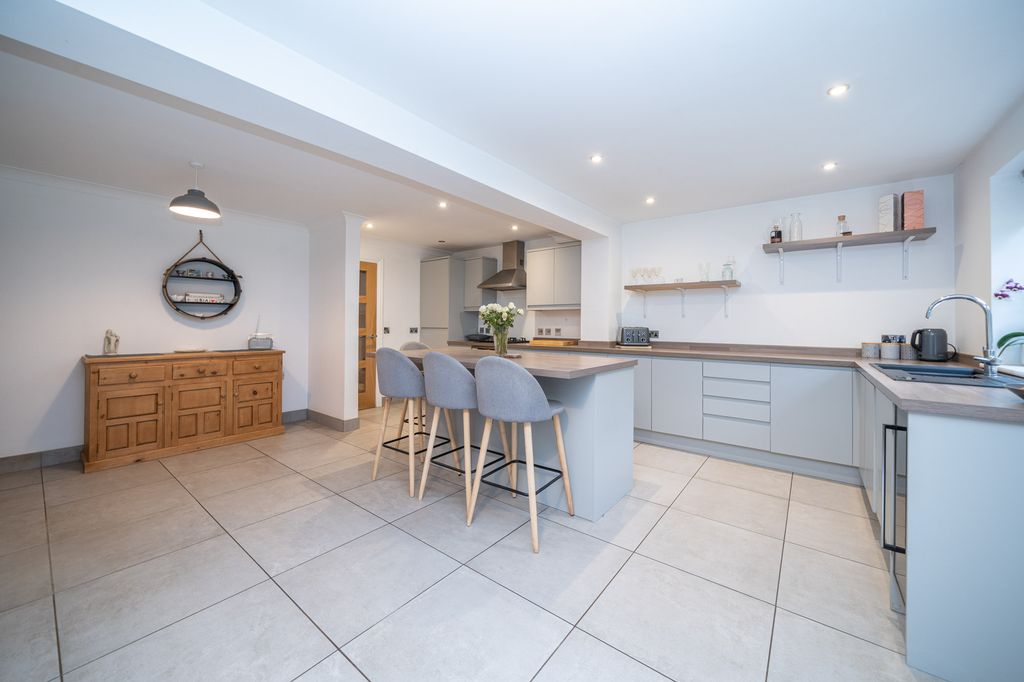 Additional image 3 of 4 bed link detached house for saleBrimstone Walk, Berkhamsted HP4