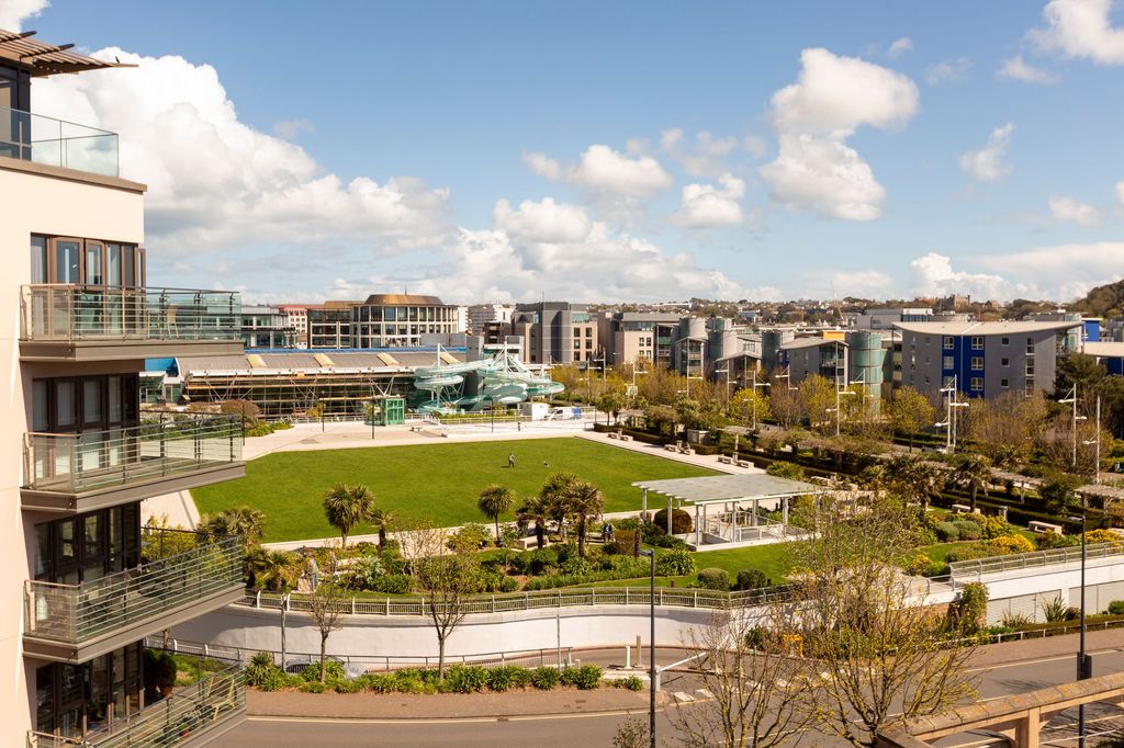 Additional image 15 of 2 bed flat for sale30 Harbour Reach, St Helier JE2