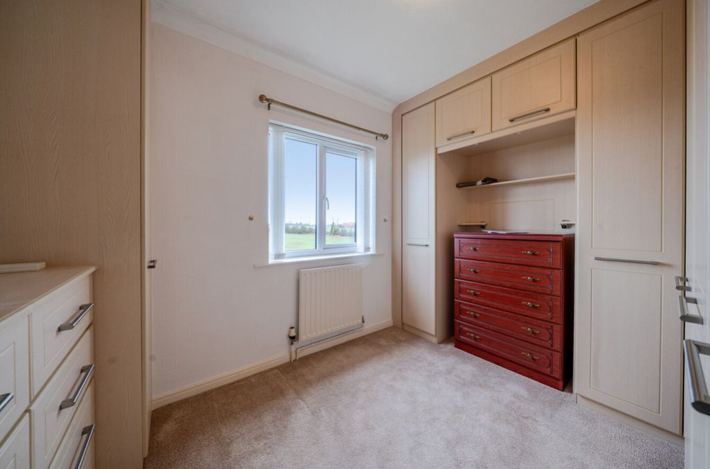 Additional image 7 of 2 bed flat for saleBriar Lane, Grimsby, Lincolnshire DN33