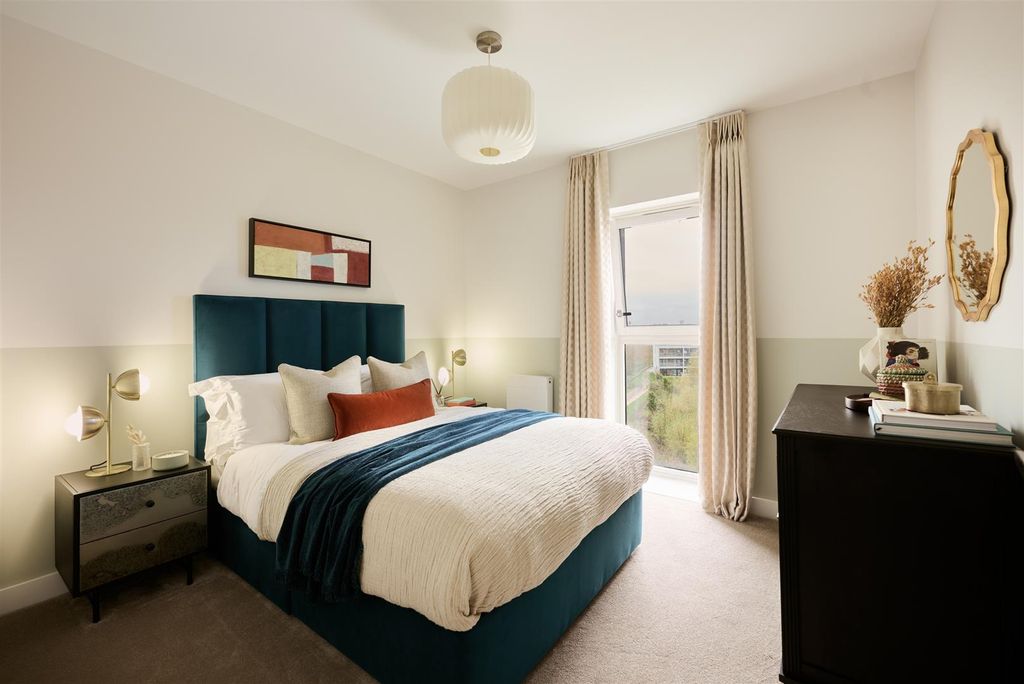 Additional image 8 of 2 bed flat for saleBankside Gardens, Flagstaff Road, Reading RG2