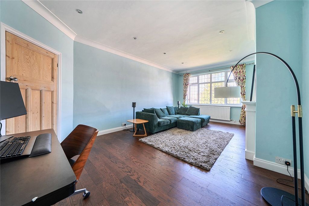 Additional image 14 of 3 bed flat for saleFoxgrove Road, Beckenham BR3