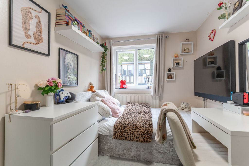 Additional image 17 of 4 bed semi-detached house for saleGraig Park Hill, Newport NP20