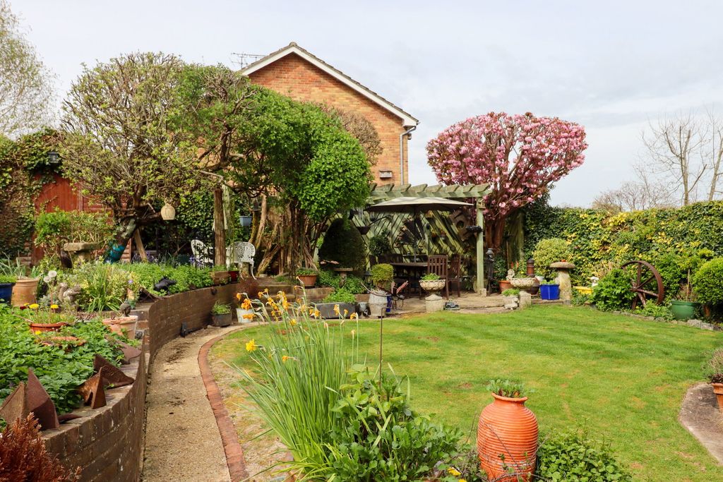 Additional image 4 of 3 bed detached house for saleBeech Road, Alresford SO24
