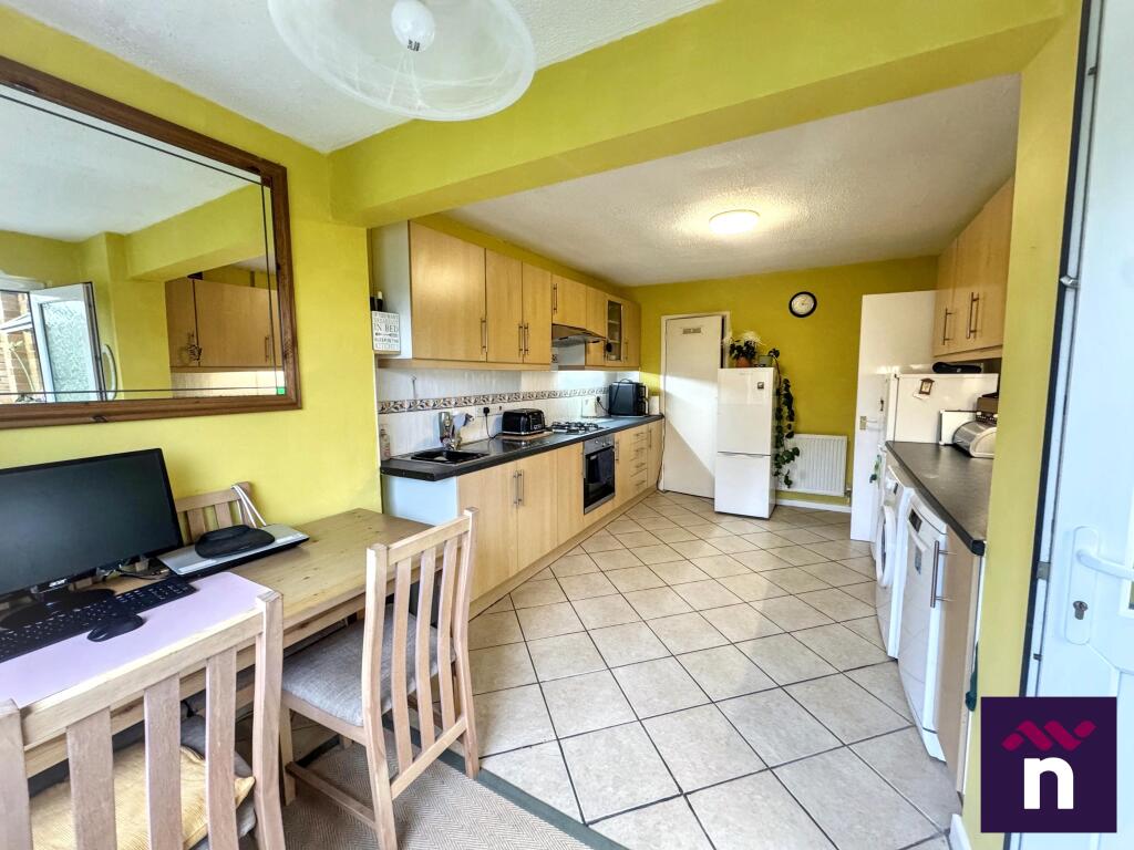 Prestbury Drive, Warminster, BA12 photo 5