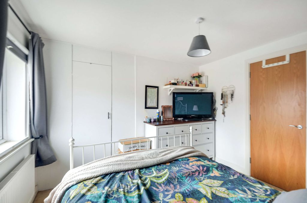 Additional image 10 of 2 bed flat for saleBlake Street, Aylesbury HP19