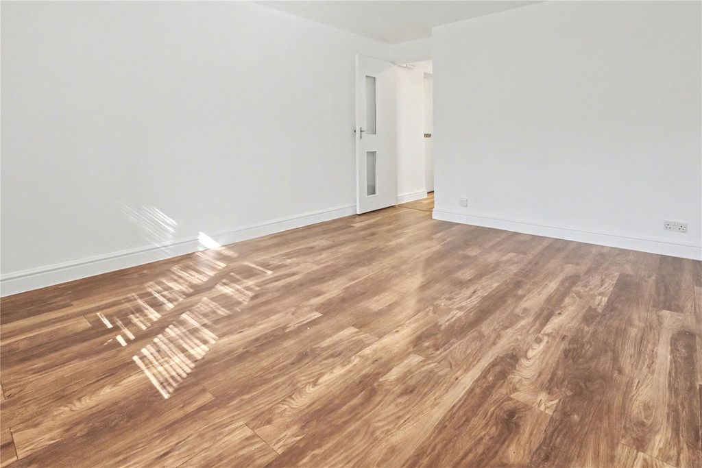 Additional image 5 of 2 bed maisonette for saleWoking, Surrey GU21