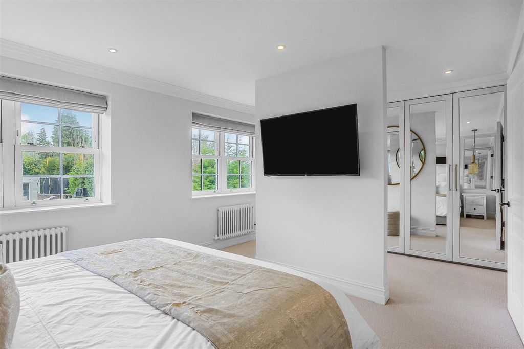 Additional image 26 of 5 bed detached house for saleGreen Curve, Banstead SM7