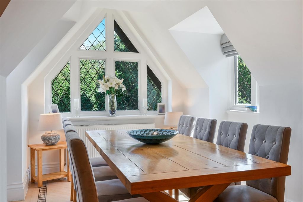 Additional image 6 of 2 bed flat for saleHolly Hill Park, Banstead SM7