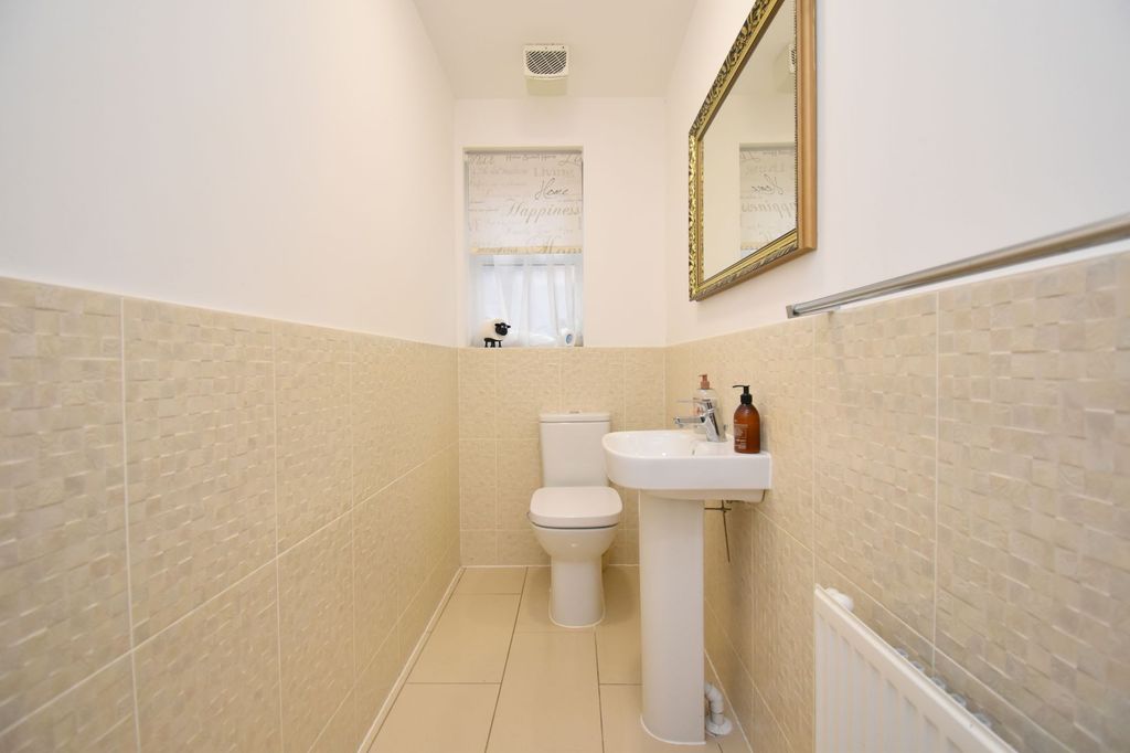 Additional image 10 of 5 bed detached house for saleBose Avenue, Biggleswade SG18
