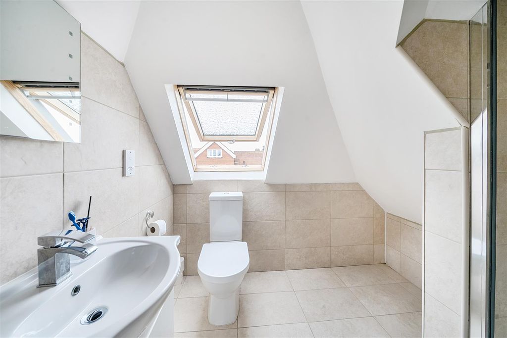 Additional image 14 of 4 bed detached house for saleNorthbrook Road, Aldershot GU11