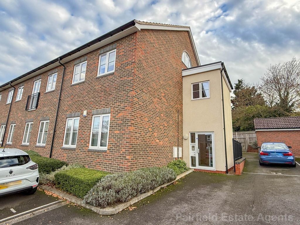 Additional image 3 of 2 bed flat for saleGibbs Couch, Carpenders Park, Watford WD19