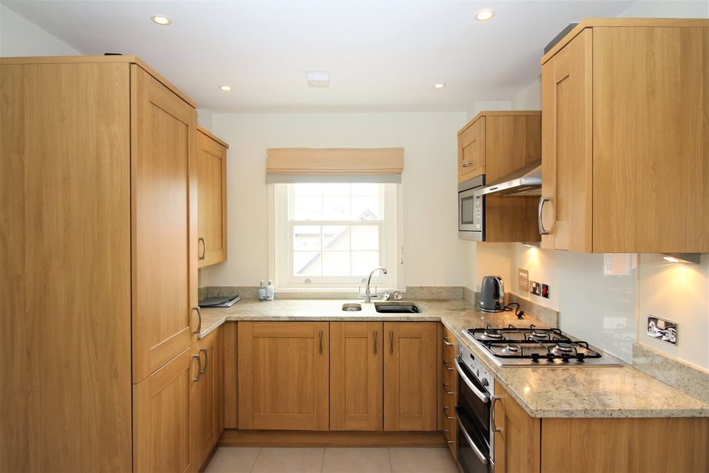 Additional image 2 of 2 bed flat for saleBurgage Mews, West Street, Alresford SO24