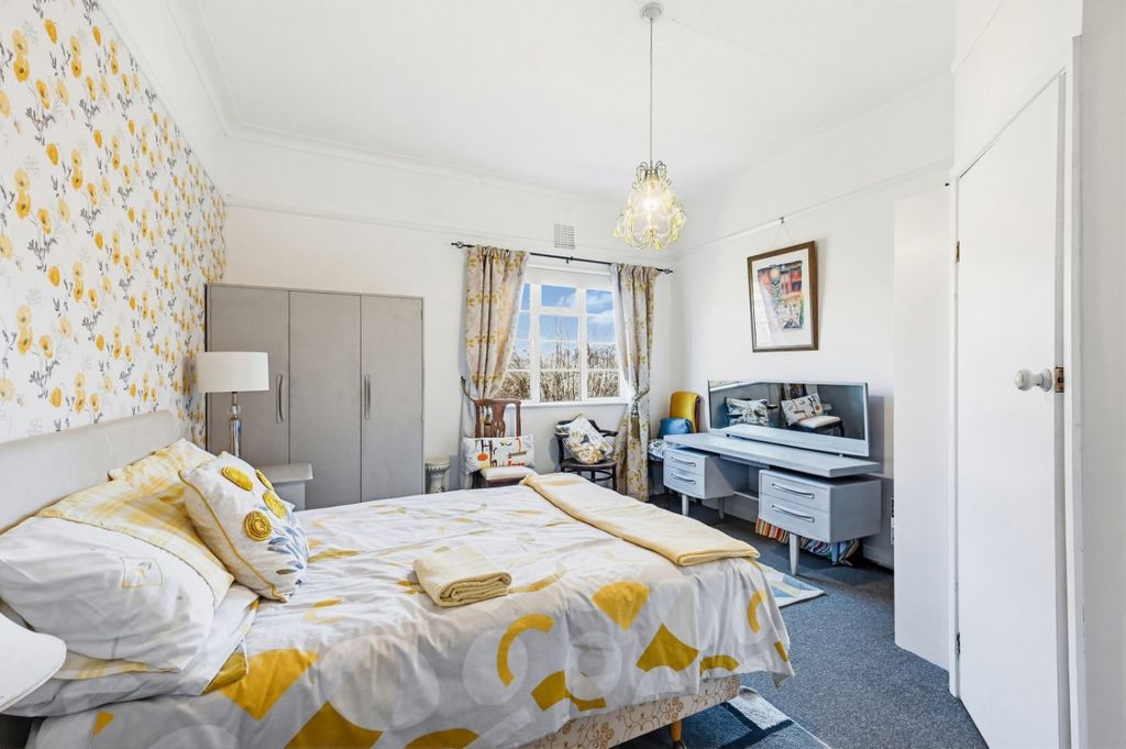 Additional image 5 of 3 bed flat for saleHayne Road, Beckenham BR3