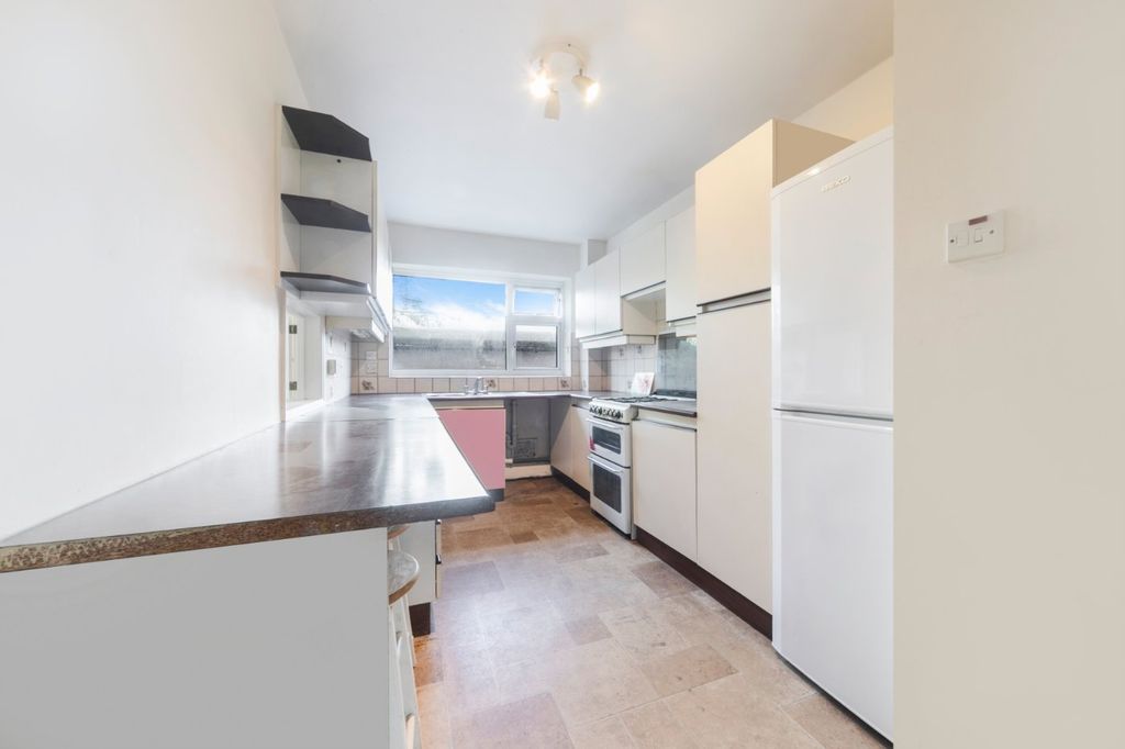 Additional image 11 of 2 bed flat for saleFoxgrove Road, Beckenham BR3