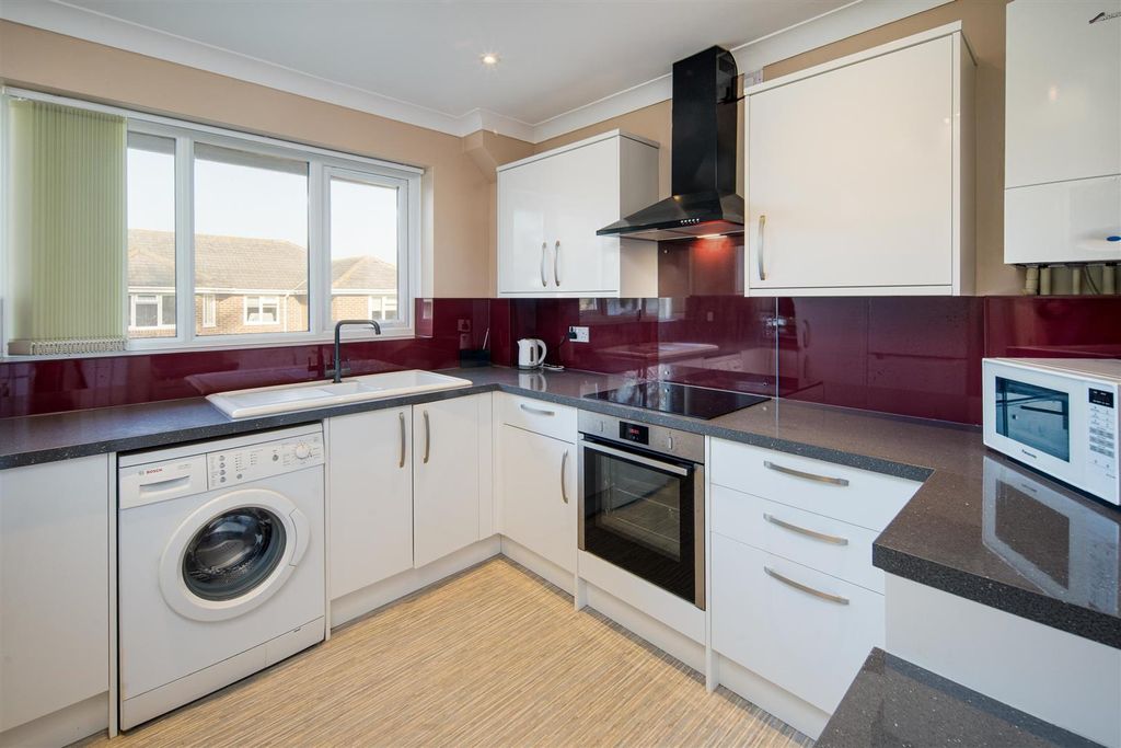 Additional image 2 of 2 bed flat for saleGrange Gardens, Bembridge PO35