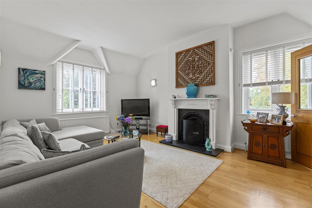Additional image 5 of 3 bed flat for salePrince Albert Drive, Ascot SL5