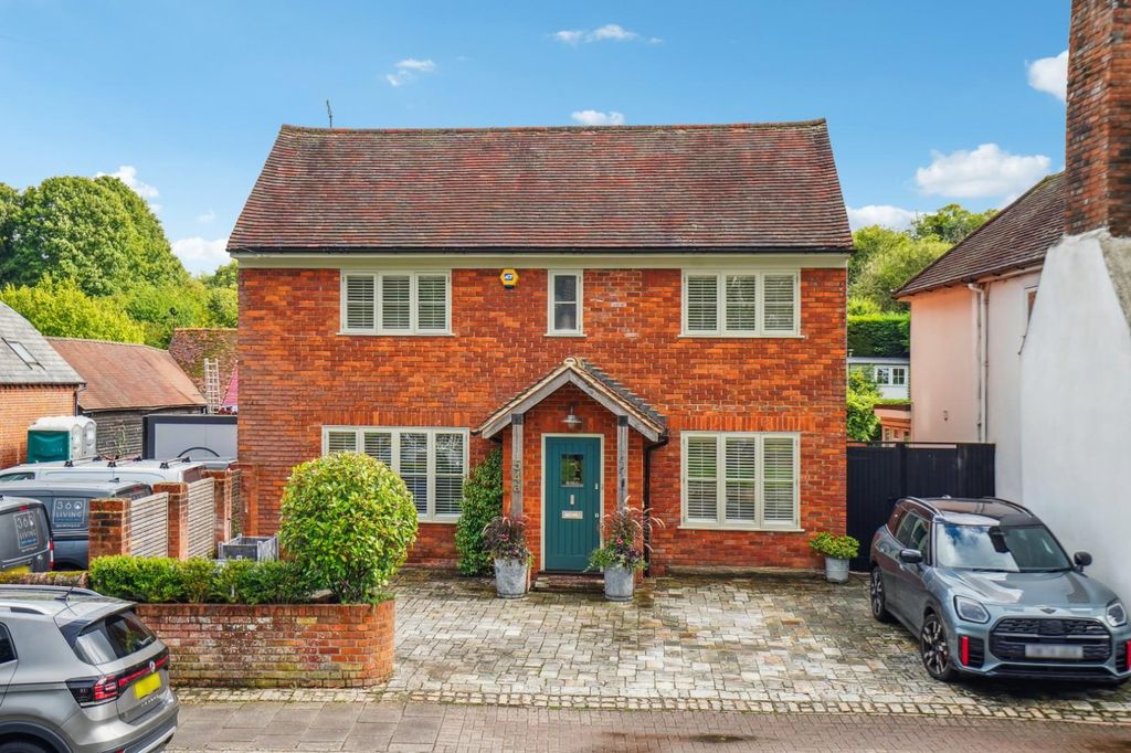 4 bed detached house for saleWhielden Street, Old Amersham, Buckinghamshire HP7