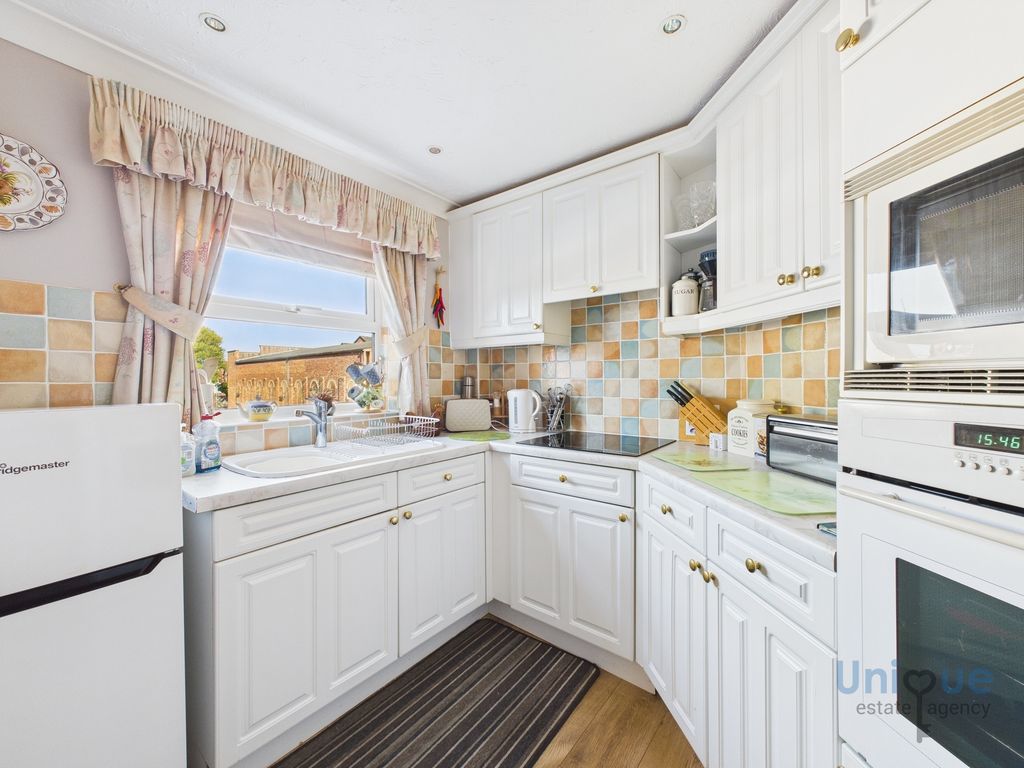 Additional image 6 of 2 bed flat for saleHardaker Court, 319-323 Clifton Drive South, Lytham St. Annes FY8