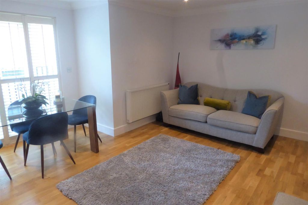 Additional image 4 of 2 bed flat for saleTudor Court, London Road, Windlesham GU20