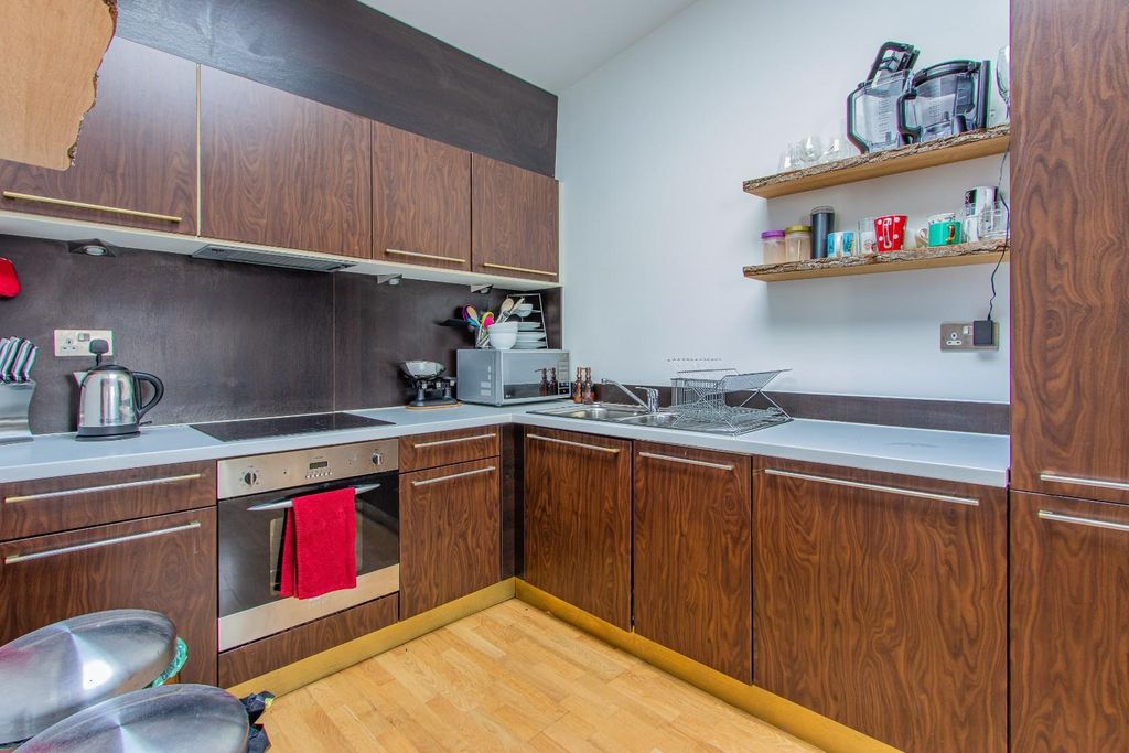 Additional image 2 of 2 bed flat for saleGwynt Mews, Cathedral Road, Pontcanna, Cardiff CF11